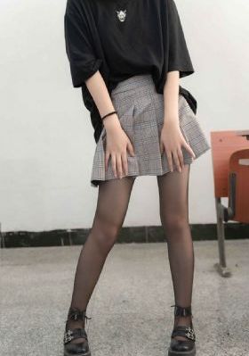 《四位少妇按摩记》中文