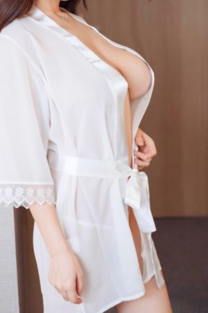 可疑美容院在线观看