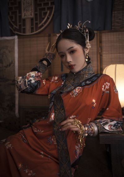 朴银狐妻子的职业
