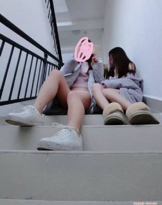 偷窥女厕视频在线播放